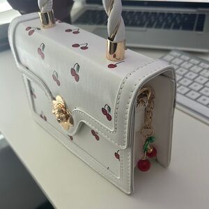 🍒Adorable Cherry summer white bag